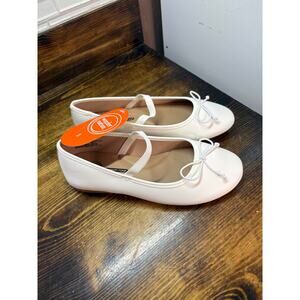 Wonder Nation White Flats Size 5